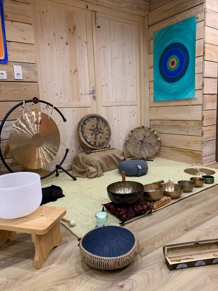 Salle dédiée à la sonothérapie à Bolandoz